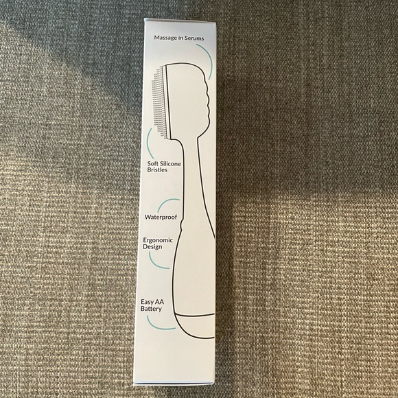 🔥🆕 PMD Clean: Smart Cleansing Facial Device 🔥 - Picture 6 of 11